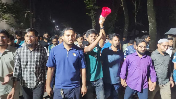 সরকারি কর্মচারী নিয়োগে ভাইভা নম্বর বাড়ানোর প্রতিবাদে রাবিতে বিক্ষোভ