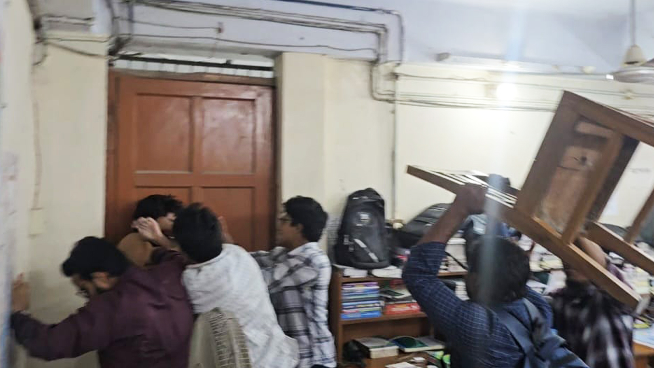 রাবিতে শিক্ষার্থী মারধরের ঘটনায় পাঁচ সদস্যের তদন্ত কমিটি