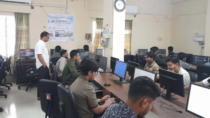 রাবিতে খাতা-কলম ছাড়াই পরীক্ষা, শেষ হলেই মিলছে ফলাফল