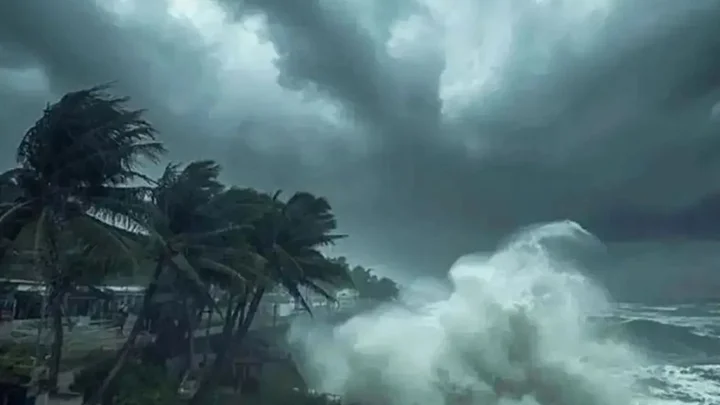 আগামী ৪৮ ঘণ্টার মধ্যে লঘুচাপের আভাস, বৃষ্টি হতে পারে যেসব অঞ্চলে