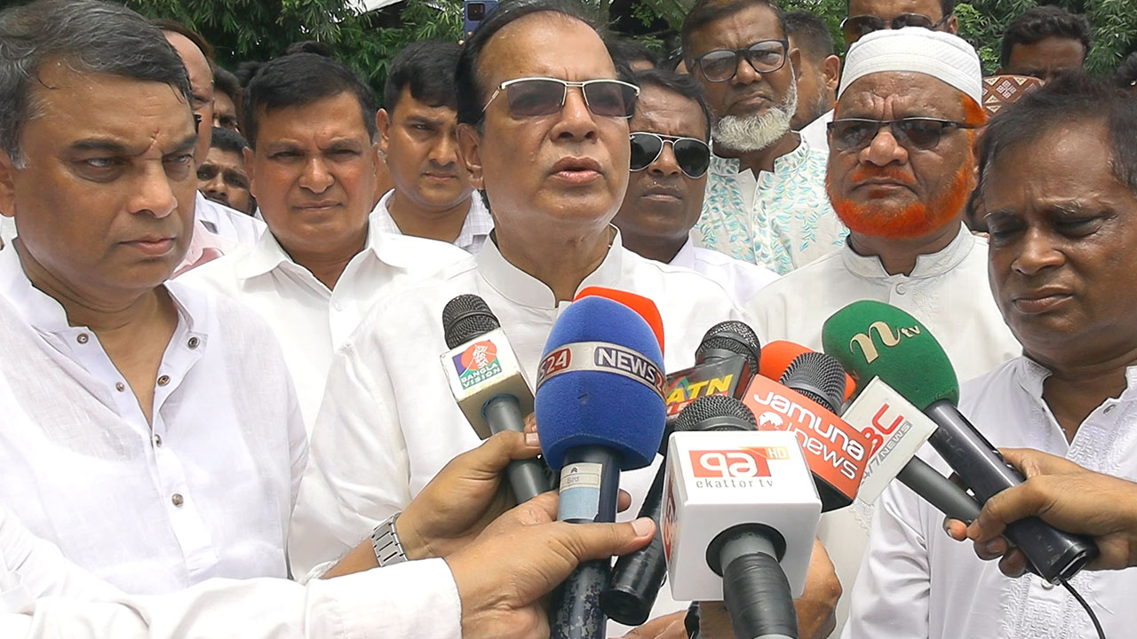 Relief Minister Asadul Habib Dulu