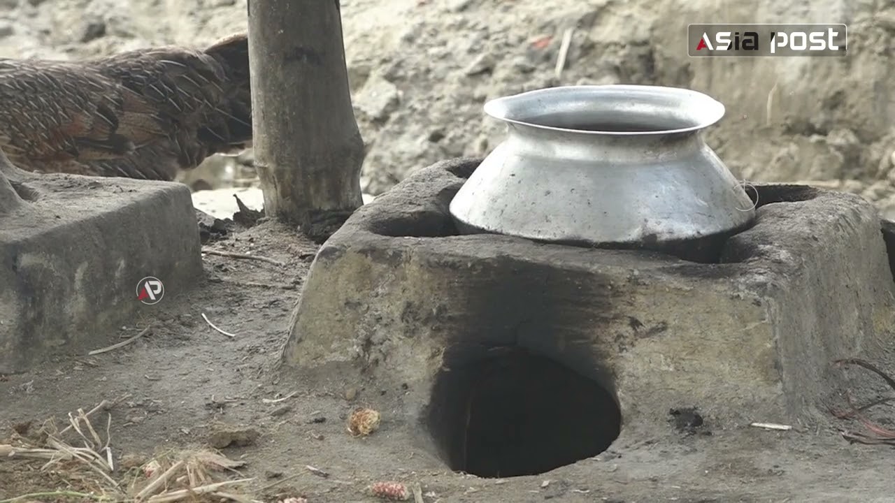 ‘ঘরও গেলগা, জমিও গেলগা, আমরা ওহন থাকমু কনে?