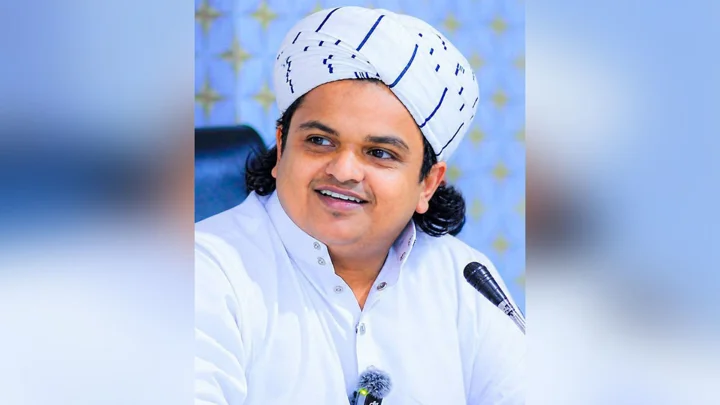 বিশ্বরোডে অটোরিকশা নিয়ন্ত্রণে ‘হার্ডলাইনে’ যাওয়ার দাবি মাদানীর