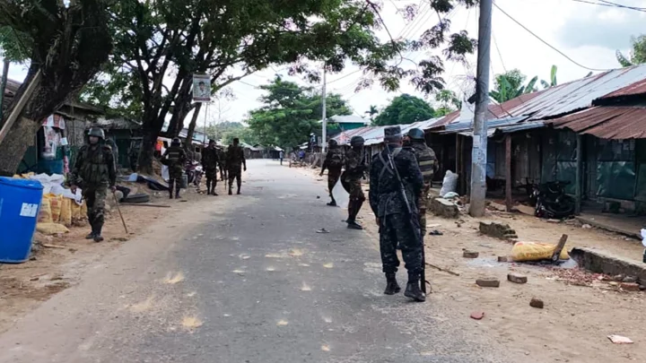 সাজেকে আইনশৃঙ্খলা বাহিনীর সঙ্গে অবরোধকারীদের গোলাগুলি