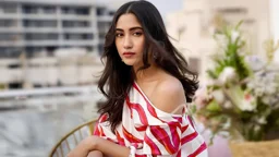 হঠাৎ কেন আলোচনায় সাফা কবির