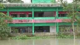 নদীভাঙনে বিলীনের পথে ৮৮ বছরের পুরোনো প্রাথমিক বিদ্যালয়
