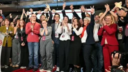 সার্বিয়ায় ছাত্র আন্দোলন যেভাবে ভুচিচের ১৪ বছরের ক্ষমতার পতন ঘটাল