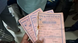‘টাকা নেওয়ার সময় মিষ্টি কথা, ফেরত চাইলে দুর্ব্যবহার’