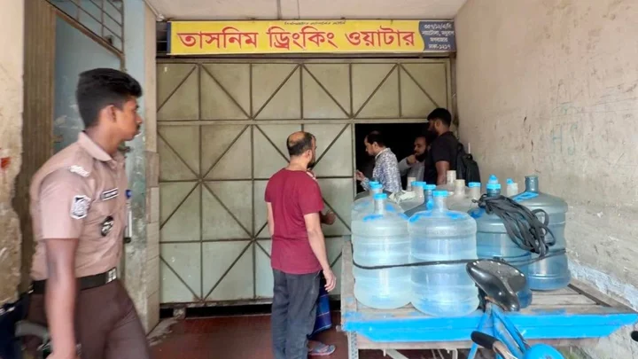 তাসনিম ড্রিংকিং ওয়াটার কারখানা সিলগালা