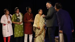মঞ্চে সময়ের বিরুদ্ধে প্রতিবাদের গল্প  ‘মৃত্যুহীন প্রাণ’ 
