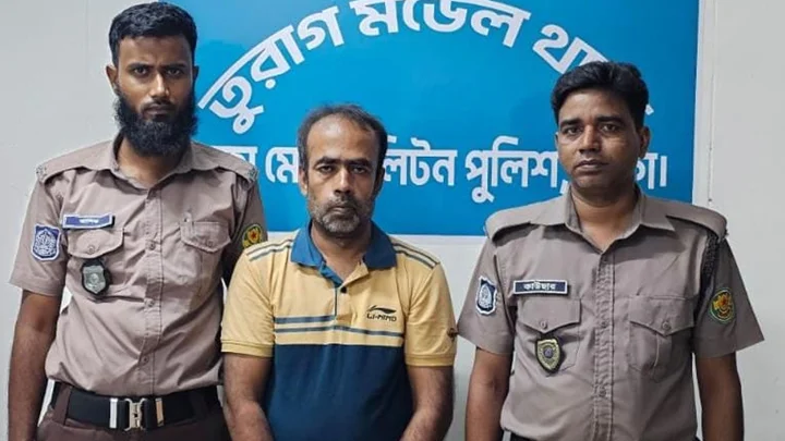 তুরাগে ব্যবসা প্রতিষ্ঠানে হামলা চালিয়ে লুটপাট, গ্রেপ্তার ১