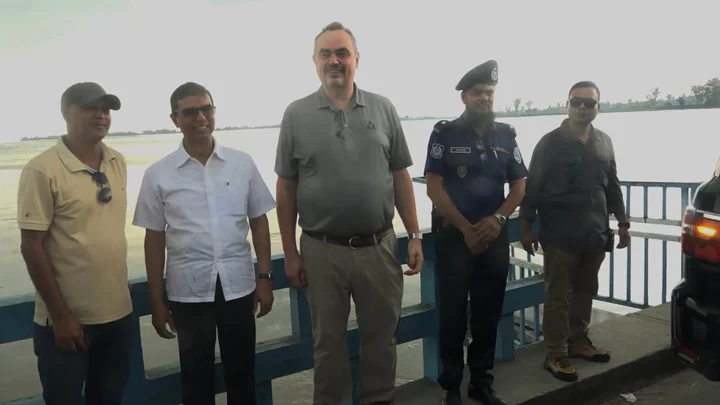 হঠাৎ তিস্তা ব্যারাজে মার্কিন রাষ্ট্রদূত, ঘুরে দেখলেন স্থাপনা