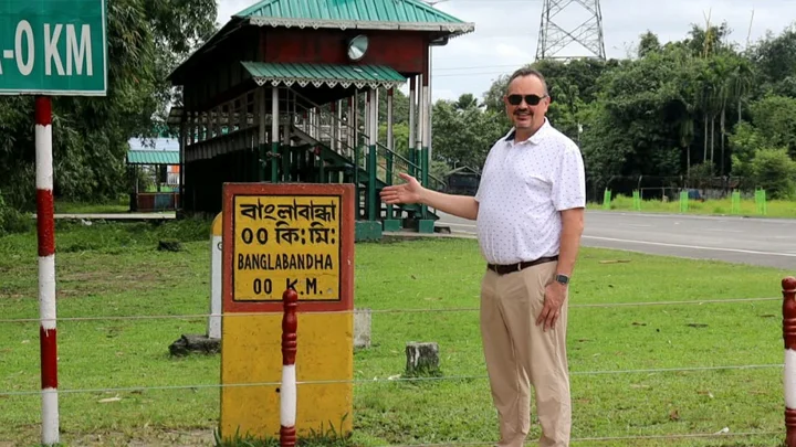 বাংলাবান্ধা সীমান্তের সৌন্দর্যে মুগ্ধ যুক্তরাষ্ট্রের রাষ্ট্রদূত