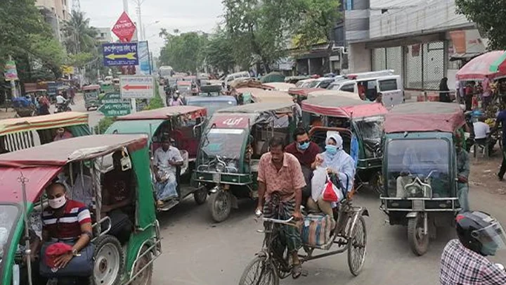 কক্সবাজারে ইজিবাইকের চাকায় ওড়না পেঁচিয়ে নারী পর্যটকের মৃত্যু