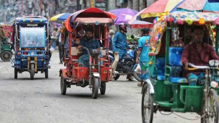 ই-রিক্সার বিধিমালা বিদ্যুতের প্রশ্নে অন্ধ