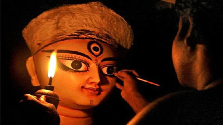 আজ দেবীর বোধন, দুর্গোৎসব শুরু শুক্রবার
