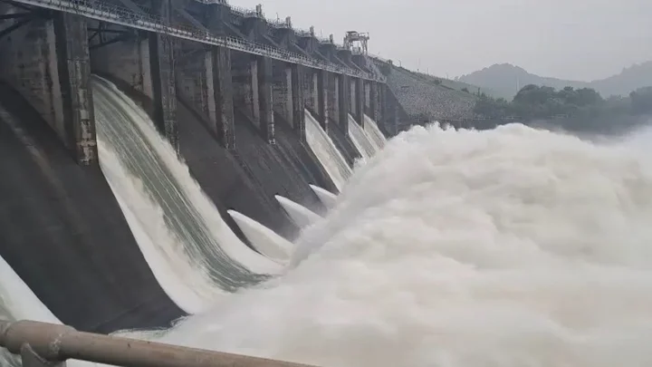 ডিভিসি ও কংসাবতী বাঁধের পানি ছাড়ায় পশ্চিমবঙ্গে বন্যার আশঙ্কা