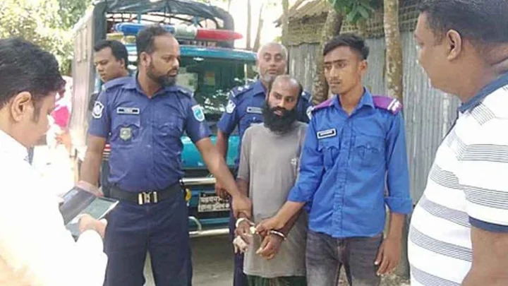 ‘আমি আইজিপি বলছি’, ওসিকে ফোন দিয়ে ফেঁসে গেলেন যুবক