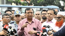 পল্টন মোড় থেকে নর্থ সাউথ রোড পর্যন্ত মূল সড়ক হকারমুক্ত ঘোষণা