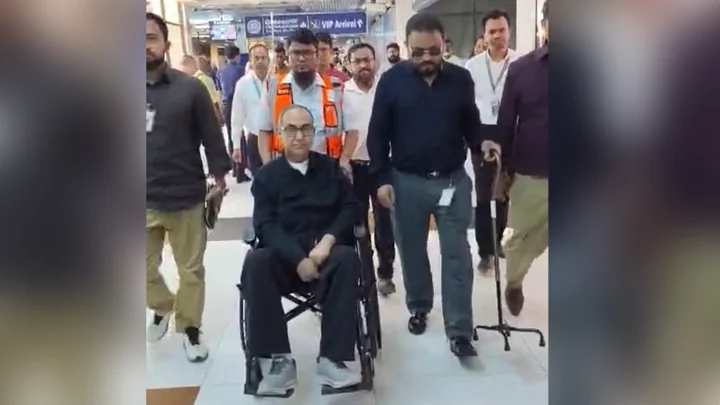 স্বাস্থ্য পরীক্ষা করতে মালয়েশিয়া গেলেন মির্জা আব্বাস