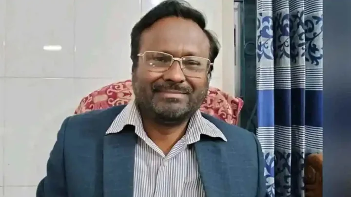 বরিশাল বোর্ডের সচিবকে পিরোজপুরের কলেজে বদলি