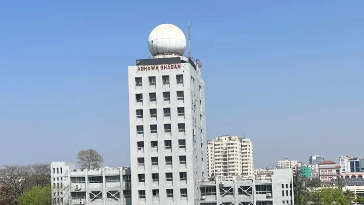 আরও ৫ দিন ভারী বর্ষণের আভাস