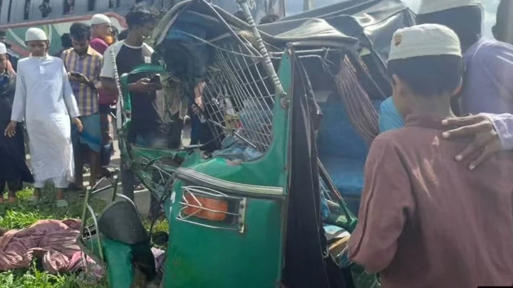 কিশোরগঞ্জে কাভার্ডভ্যান-অটোরিকশা সংঘর্ষে নিহত ৩