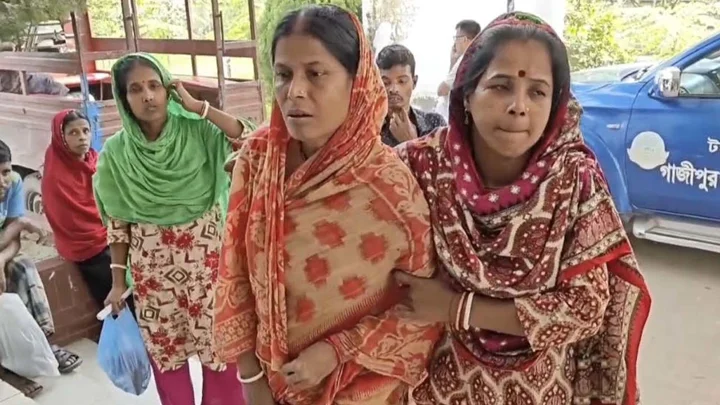 টঙ্গীতে গাড়ির ধাক্কায় প্রাণ গেল বাবা-ছেলের