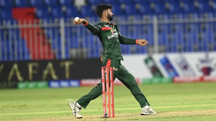 ওয়ানডে অভিষেকেই প্রশ্নের মুখে আলিসের বোলিং অ্যাকশন