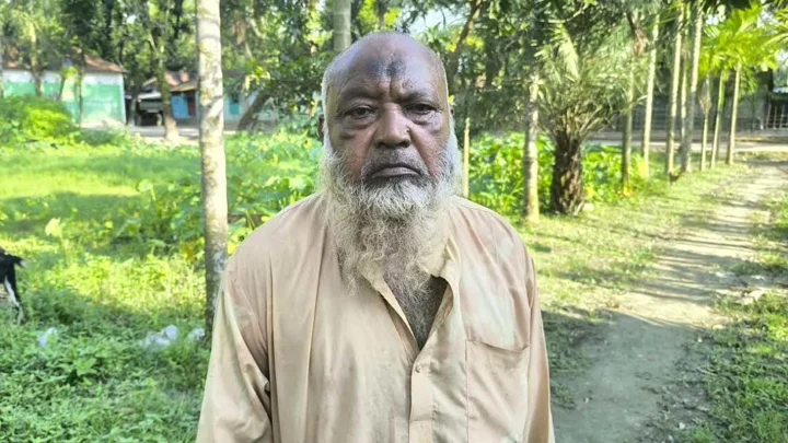 কৌশলে কোটি টাকার সম্পত্তি লিখে নেওয়ার অভিযোগ পালক ছেলের বিরুদ্ধে