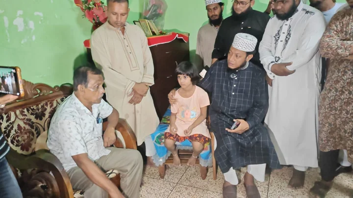 কলকাতায় আগুনে নিহত সাংবাদিকের বাসায় এমপি আমির হামজা