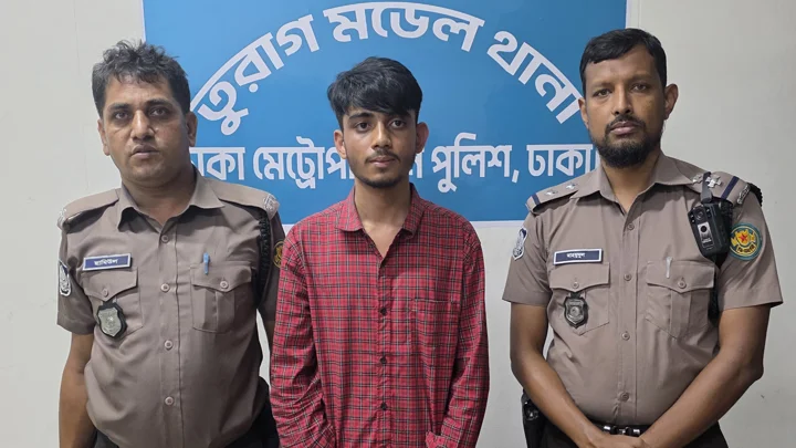 সিএনজিতে যাত্রীবেশে ইয়াবা পাচারের চেষ্টা, যুবক গ্রেপ্তার