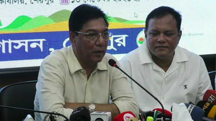 শেখ হাসিনা ডিসেম্বরে আসবে এটা শুধুই গুজব: বিমানমন্ত্রী