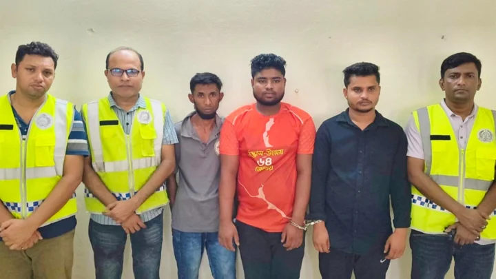 স্কুলছাত্রীকে ৫ দিন আটকে রেখে দলবদ্ধ ধর্ষণ, গ্রেপ্তার ৩