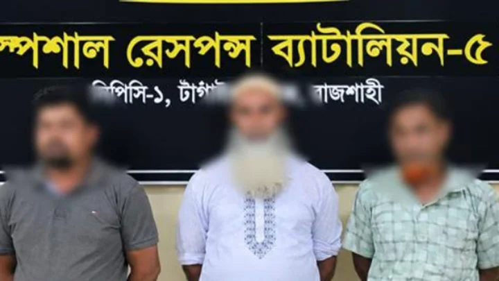 ৬ লাখ টাকার জাল নোটসহ গ্রেপ্তার তিন
