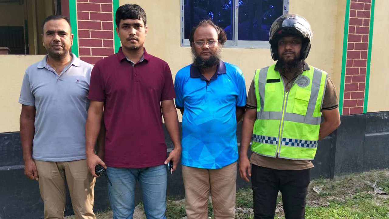 গ্রেপ্তার শাহ আলম। ছবি : এশিয়া পোস্ট