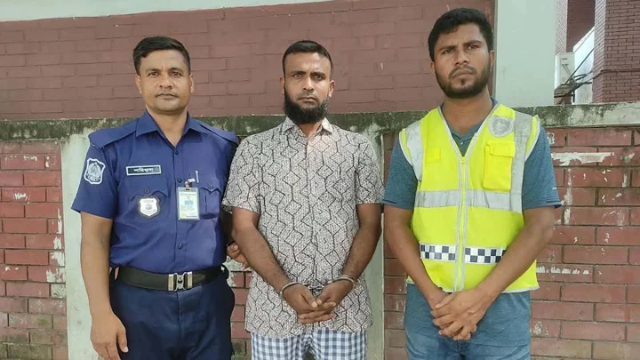 দিনাজপুরে মৃত্যুদণ্ডপ্রাপ্ত পলাতক আসামি গ্রেপ্তার
