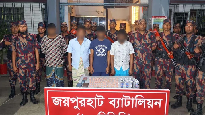 দিনাজপুরে মাদকসহ বিএনপির চার নেতাকর্মী আটক