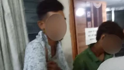 রামপুরায় মোবাইল ছিনতাই করে পালানোর সময় আটক ২