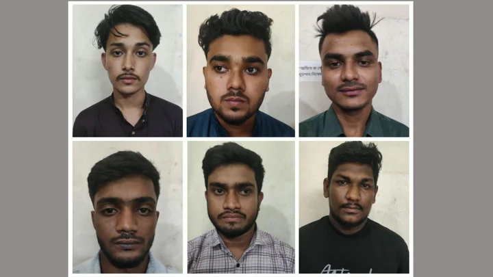 সীতাকুণ্ডে মিছিলের প্রস্তুতি: কার্যক্রম নিষিদ্ধ ছাত্রলীগের ৬ কর্মী আটক
