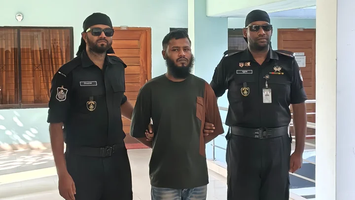 অস্ত্র-গুলিসহ ‘কোবরা গ্রুপের’ সোহেল গ্রেপ্তার