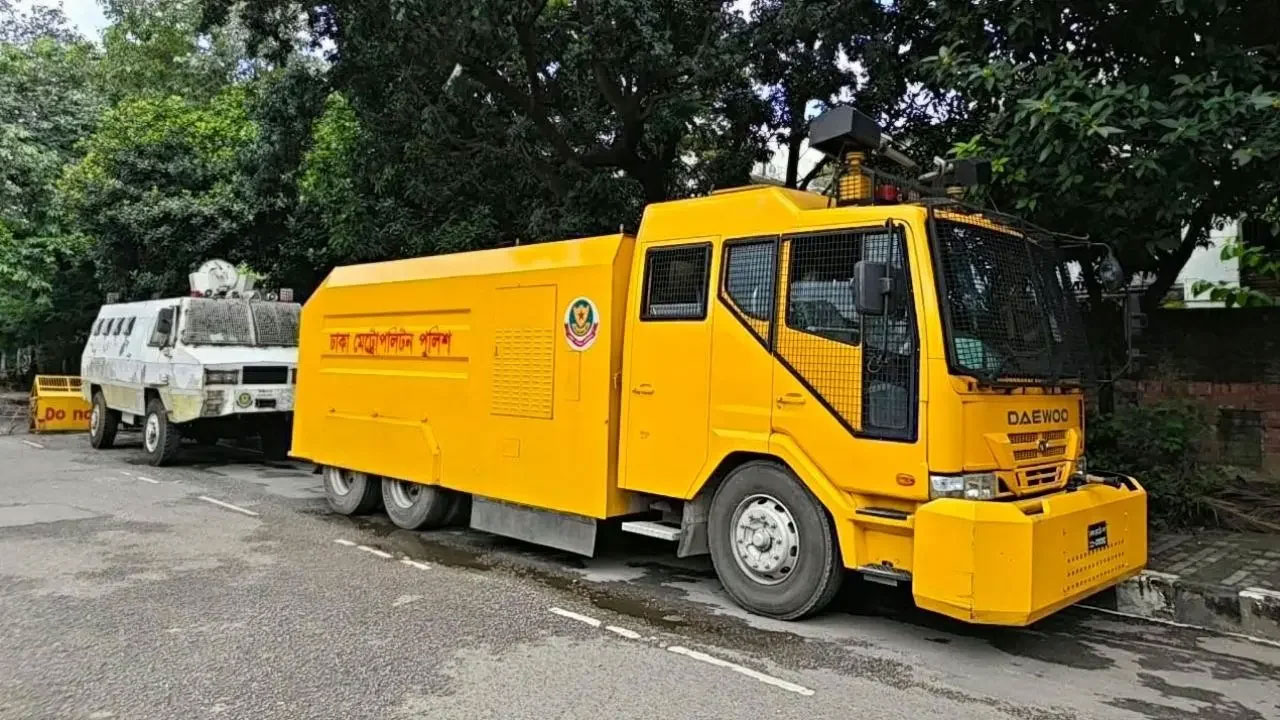 শেখ মুজিবের মৃত্যুবার্ষিকীতে ধানমন্ডি ৩২ ঘিরে বাড়ানো হয়েছে নিরাপত্তা