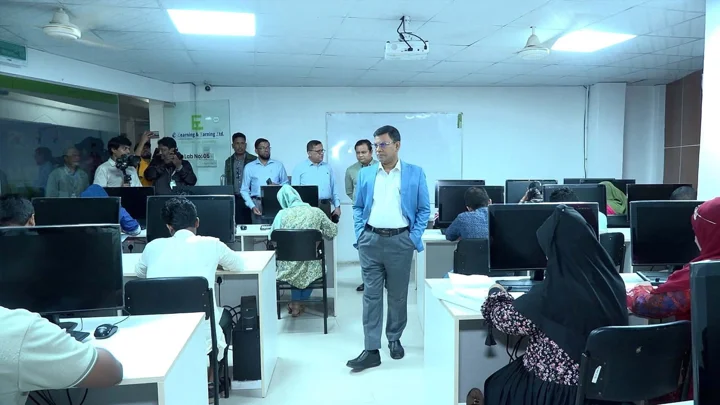 ফ্রিল্যান্সিং প্রশিক্ষণের বাছাই পরীক্ষায় অংশ নিলেন ৫২ হাজার প্রার্থী