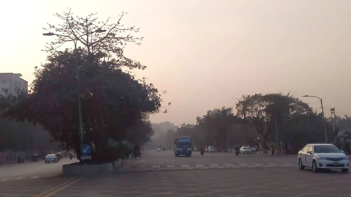 সংসদ এলাকায় ব্যাগ ধরে টান, রিকশা থেকে পড়ে শিক্ষিকার মৃত্যু