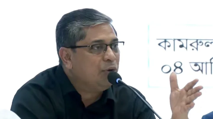 ১ অক্টোবর থেকে সৌরবিদ্যুতে চলবে প্রধানমন্ত্রীর বাসভবন: মীর শাহে আলম