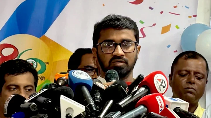 লংমার্চ নয়, সরকারের সঙ্গে আলোচনায় বসুন: রাশেদ খাঁন
