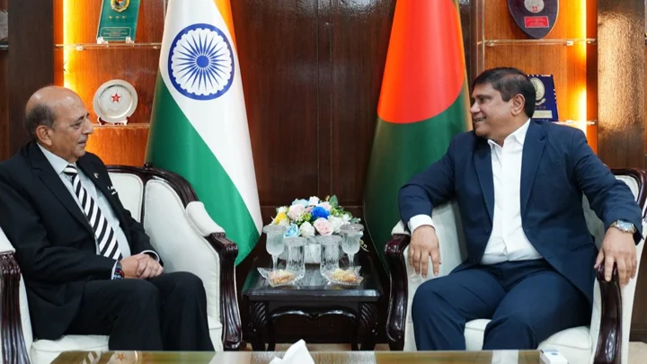 প্রতিরক্ষা উপদেষ্টার সঙ্গে ভারতীয় হাইকমিশনারের সাক্ষাৎ