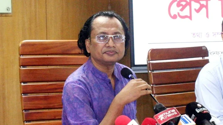ভারতের গণমাধ্যমে হাসিনাকে এখনও কথা বলতে দেওয়া অপ্রত্যাশিত: তথ্য উপদেষ্টা
