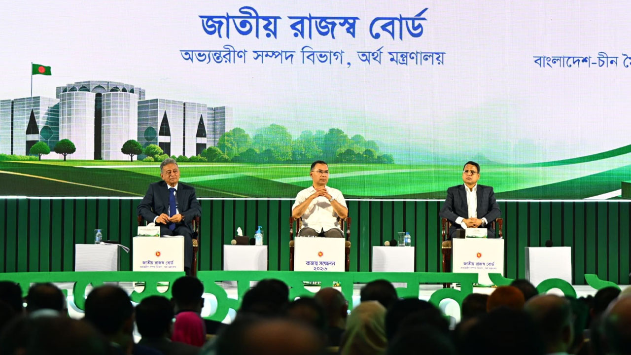 সবাইকে নিয়ে সামনে এগিয়ে যেতে চাই: প্রধানমন্ত্রী