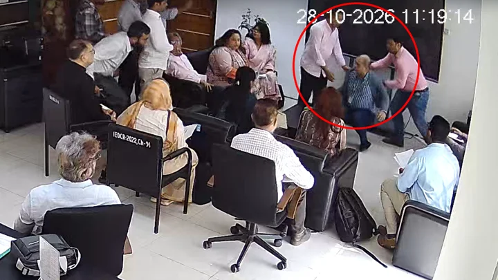 আইইডিসিআরের পরিচালককে মারধরের ঘটনায় ড্যাব নেতার সদস্যপদ স্থগিত